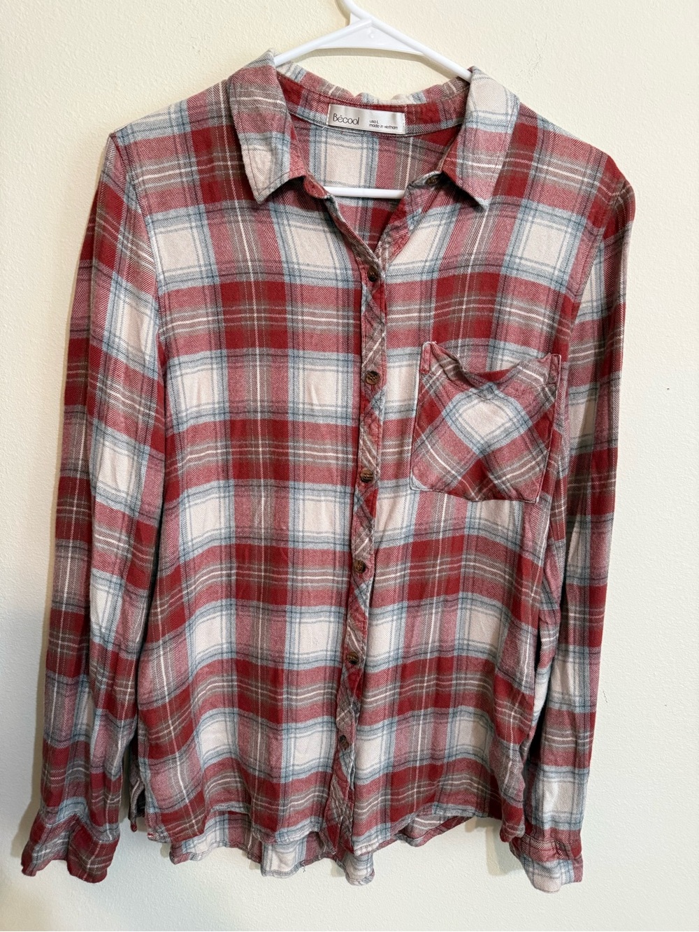 BeCool Women’s Red Plaid Button-Down Shirt L Rayon